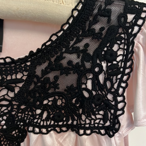 Vero Moda light pink Top with ruffle sleeve and embroidered details, small - Picture 3 of 5